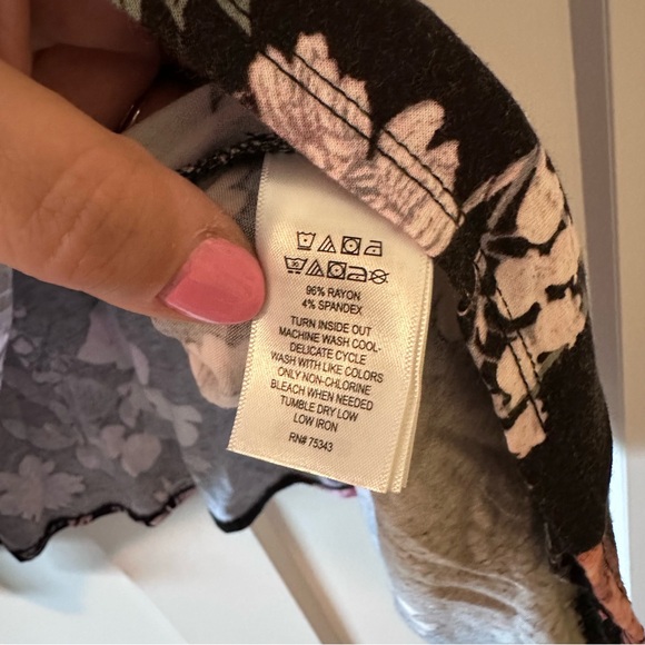 Cynthia Rowley Black and Pink Floral Short Sleeve Top - Picture 5 of 6